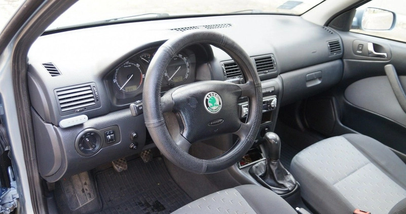 Skoda Octavia cena 8900 przebieg: 282997, rok produkcji 2003 z Kwidzyn małe 704